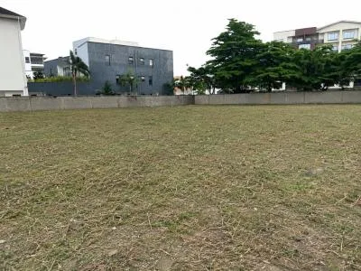 Fenced premium land in Banana Island Ikoyi